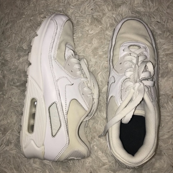 Nike Shoes - Nike White Air Max’s Size 9.5
